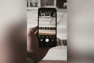 Taking photos with the Wisephone 2