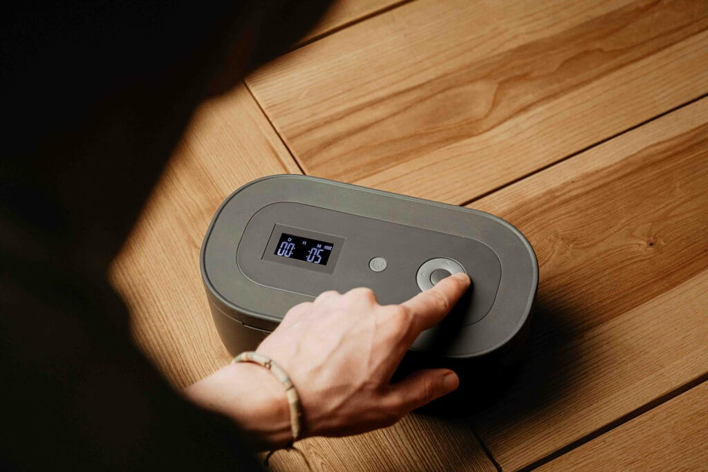 Setting the timer on the Mindsight lock box